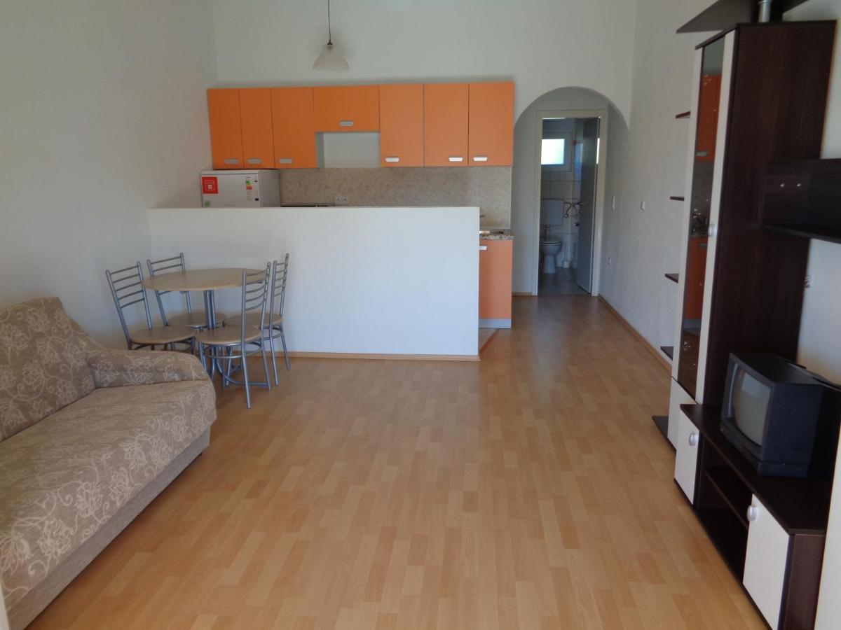 Apartman Kristo Vir Esterno foto
