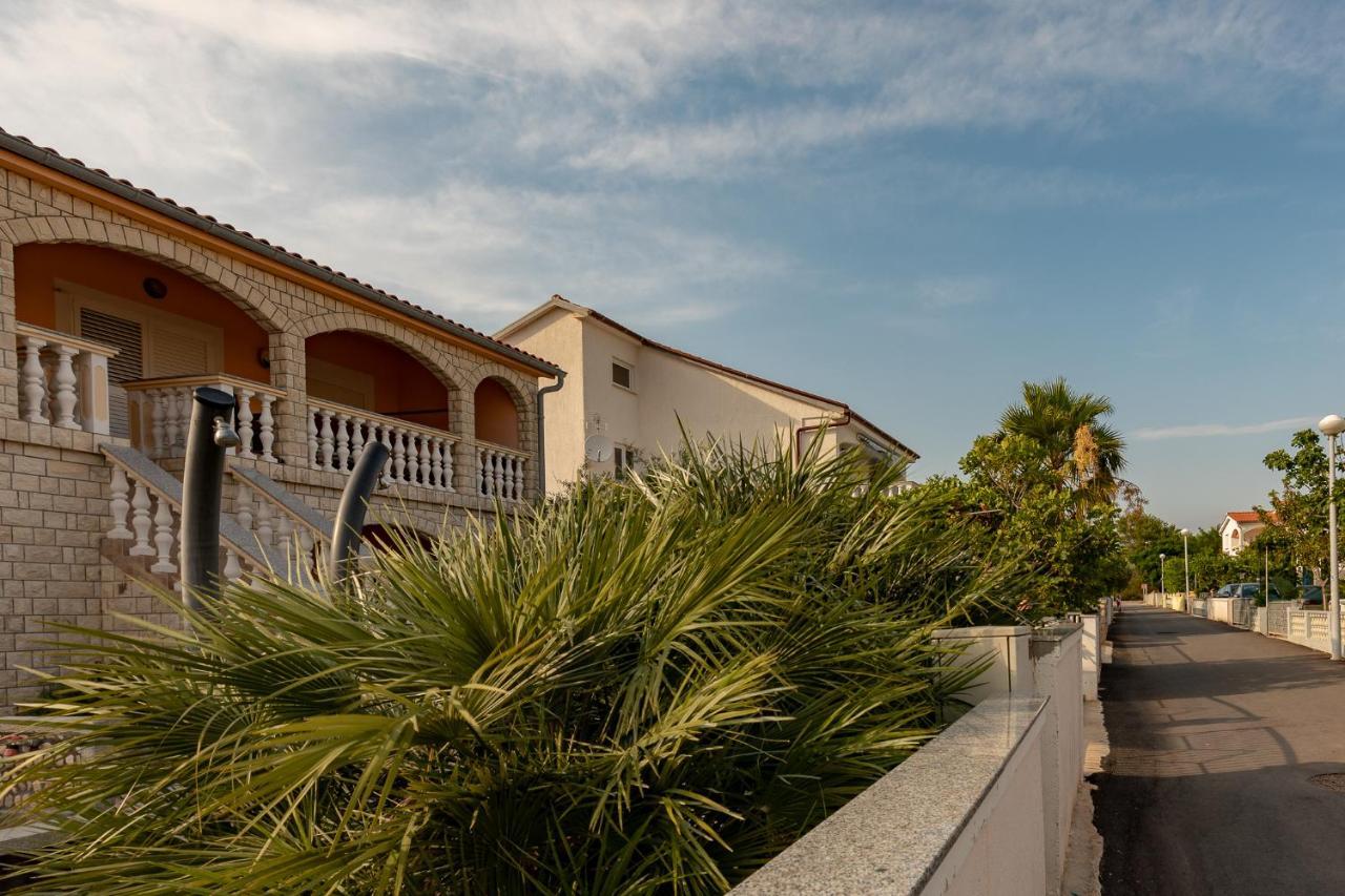 Apartman Kristo Vir Esterno foto