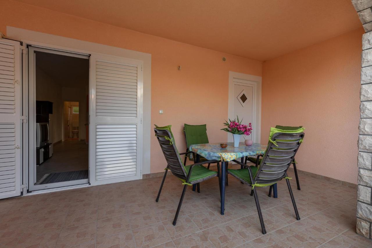 Apartman Kristo Vir Esterno foto