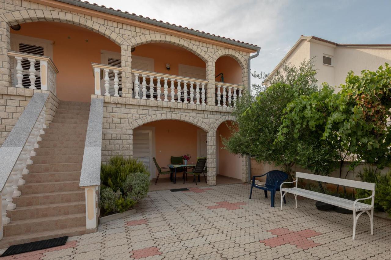Apartman Kristo Vir Esterno foto