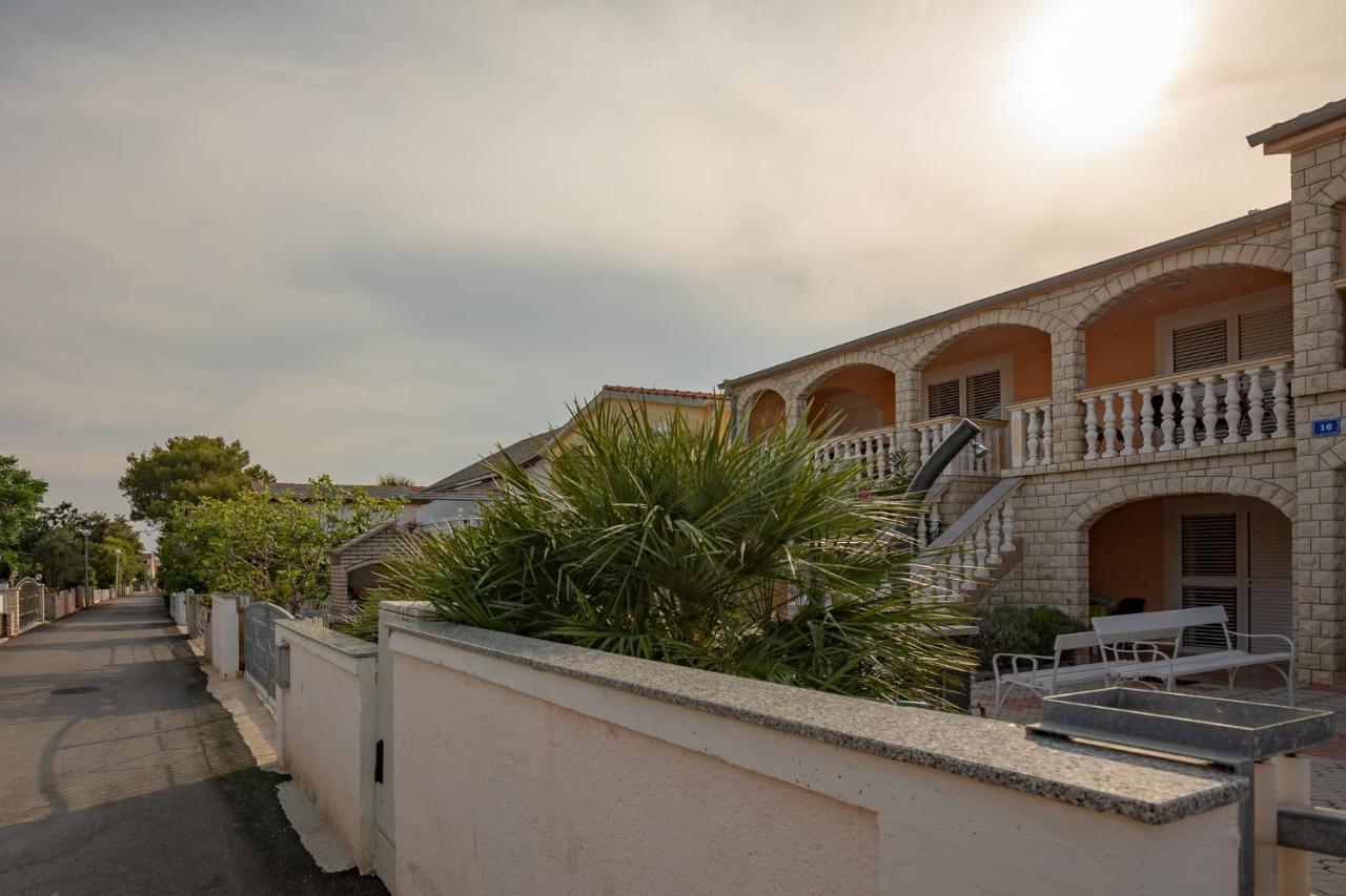 Apartman Kristo Vir Esterno foto